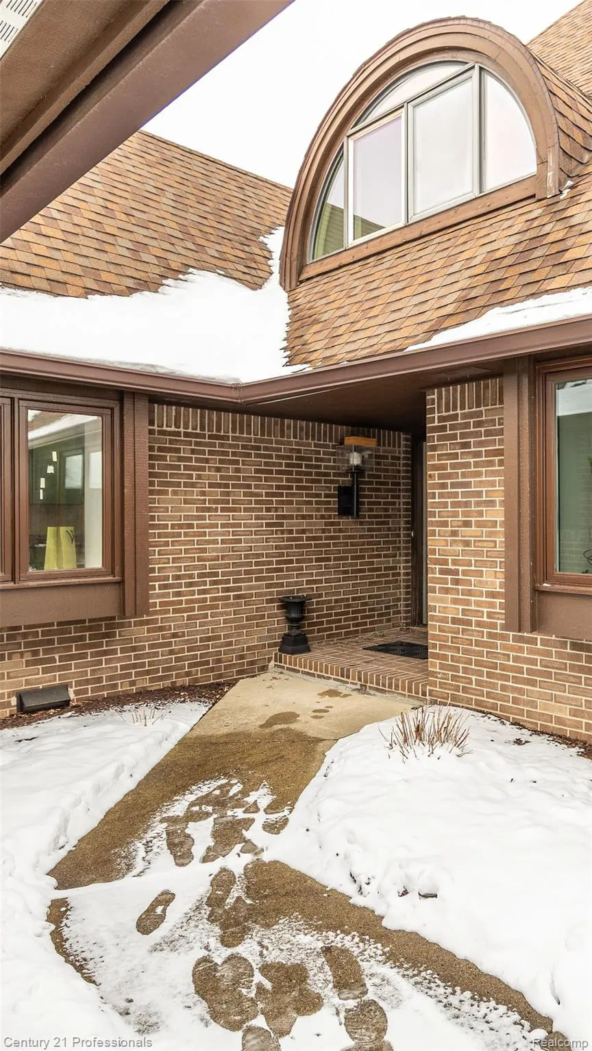 9095 S Saginaw Road #5 Grand Blanc Charter Township, MI 48439