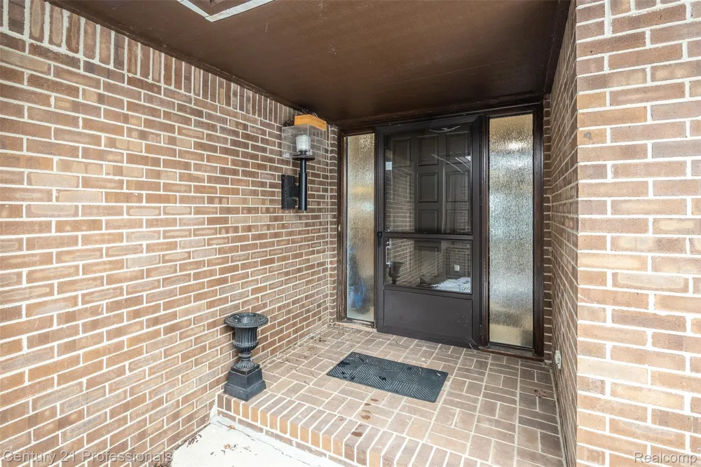 9095 S Saginaw Road #5 Grand Blanc Charter Township, MI 48439