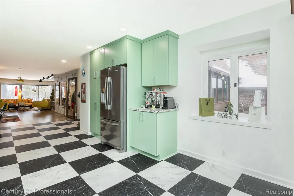9095 S Saginaw Road #5 Grand Blanc Charter Township, MI 48439