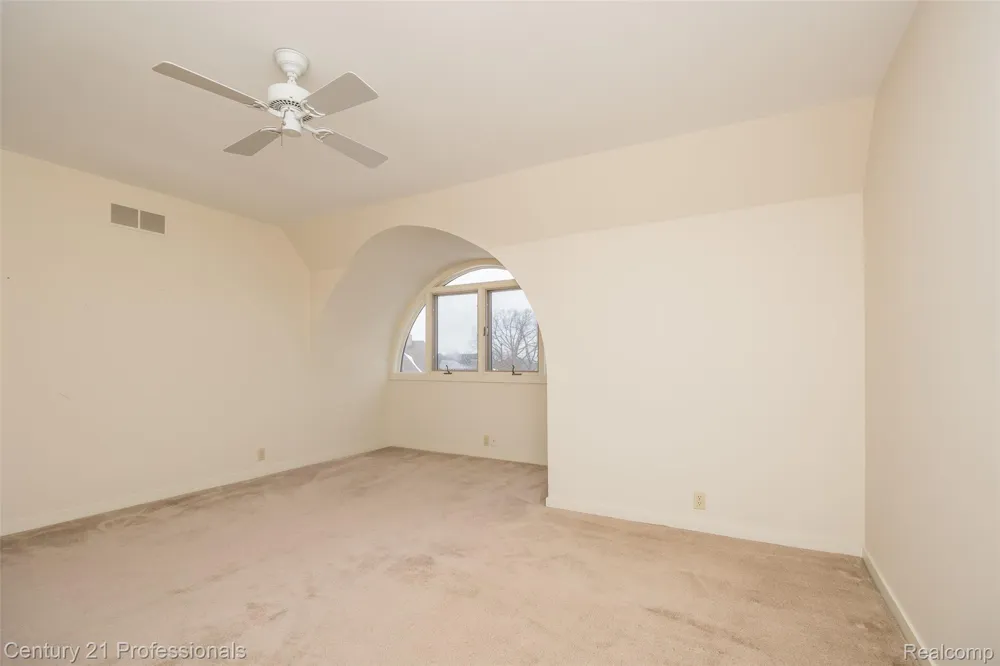 9095 S Saginaw Road #5 Grand Blanc Charter Township, MI 48439