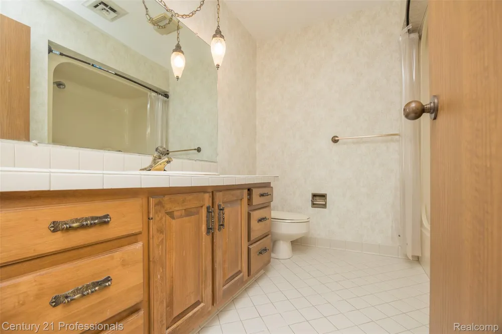 9095 S Saginaw Road #5 Grand Blanc Charter Township, MI 48439