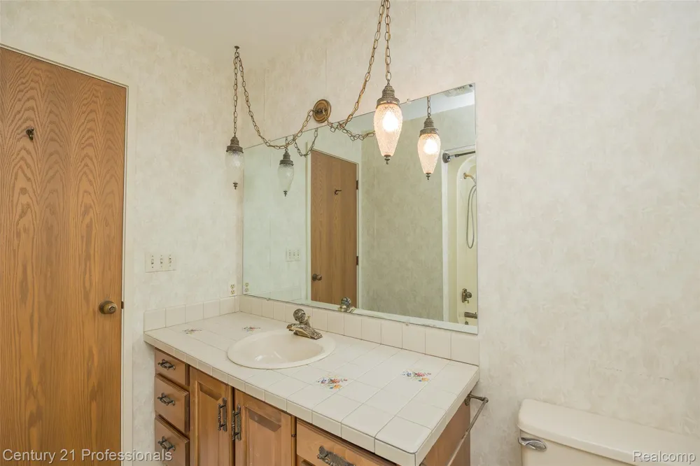 9095 S Saginaw Road #5 Grand Blanc Charter Township, MI 48439