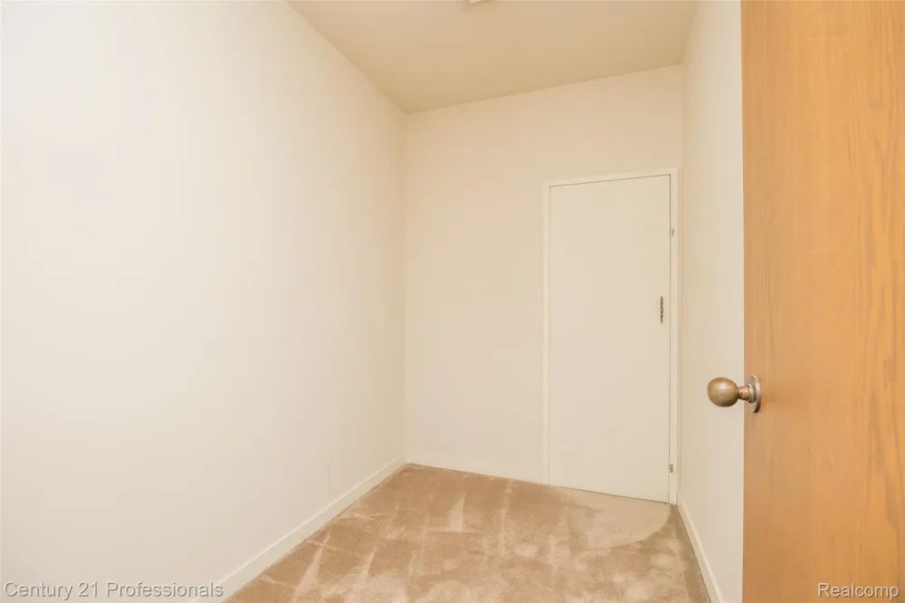 9095 S Saginaw Road #5 Grand Blanc Charter Township, MI 48439