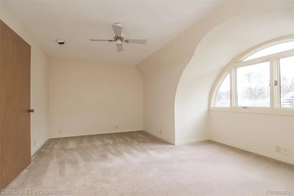 9095 S Saginaw Road #5 Grand Blanc Charter Township, MI 48439