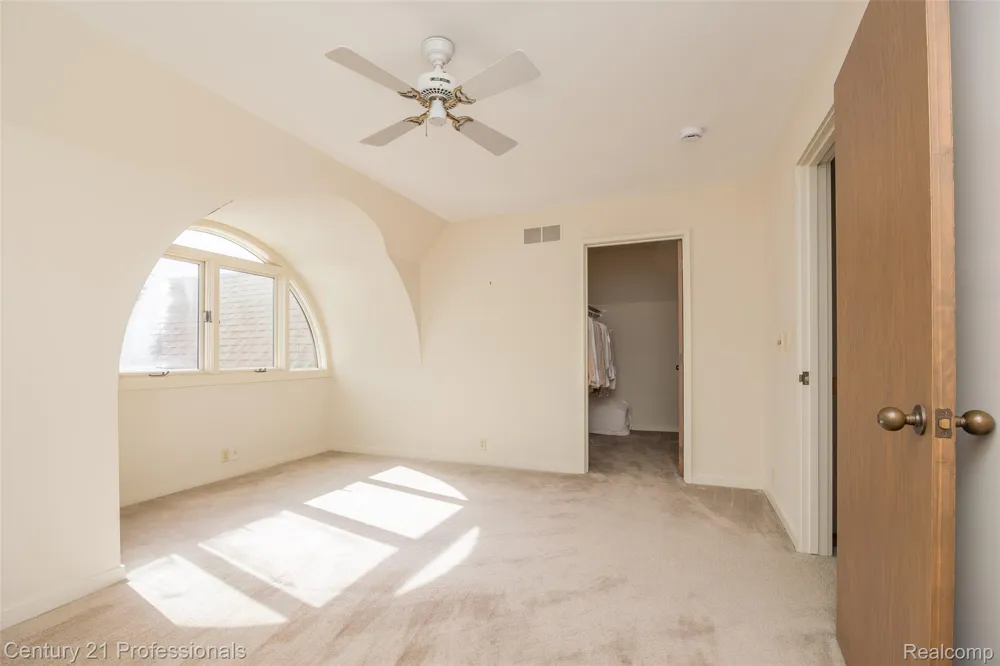 9095 S Saginaw Road #5 Grand Blanc Charter Township, MI 48439