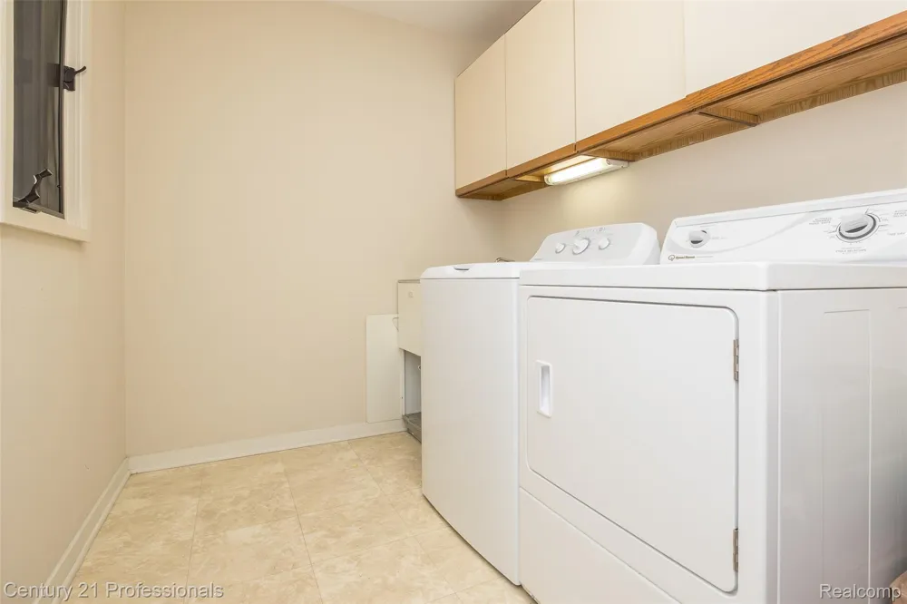 9095 S Saginaw Road #5 Grand Blanc Charter Township, MI 48439
