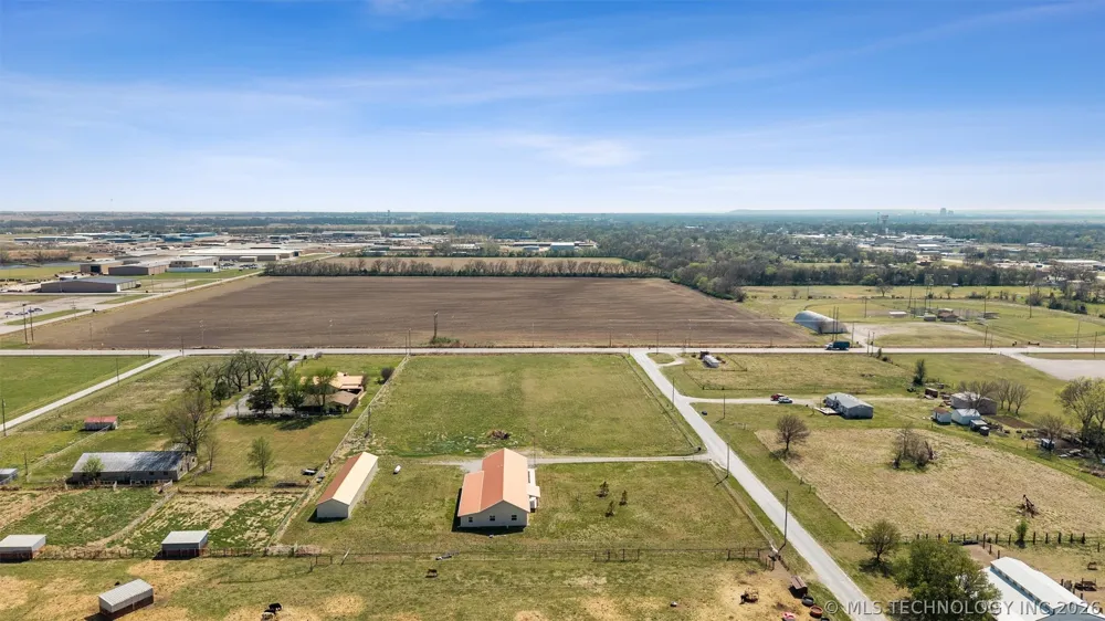 13908 3973 DRIVE Dewey, OK 74029