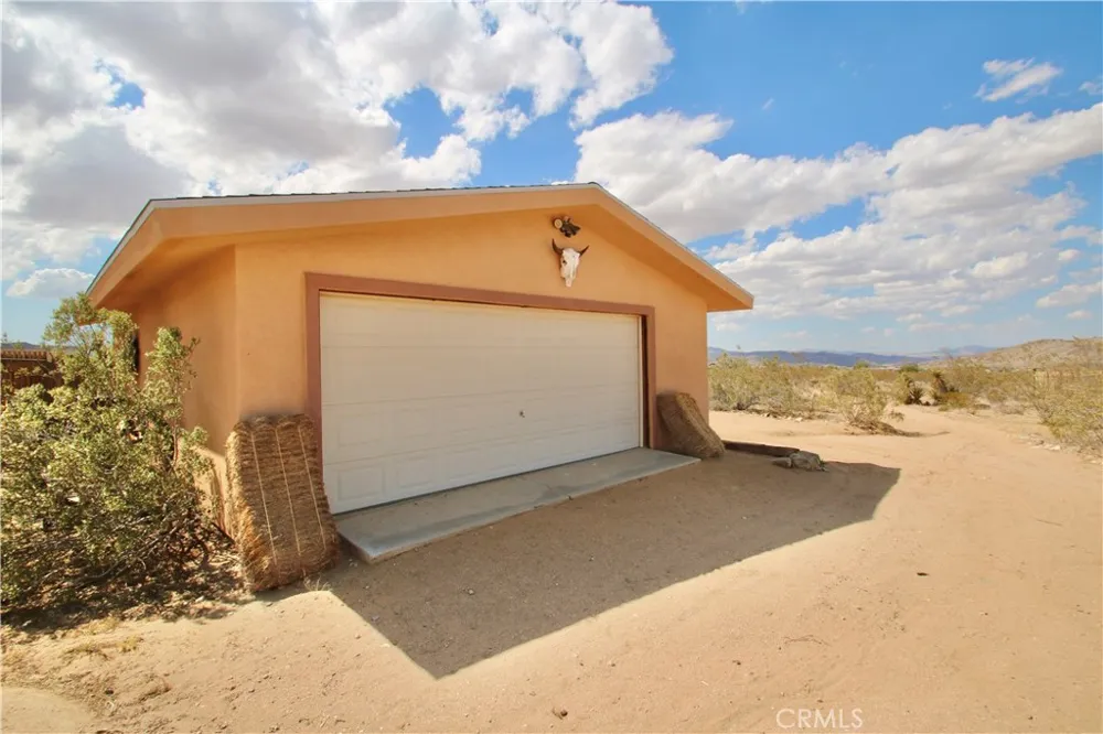1910 Artesia Avenue Landers, CA 92285