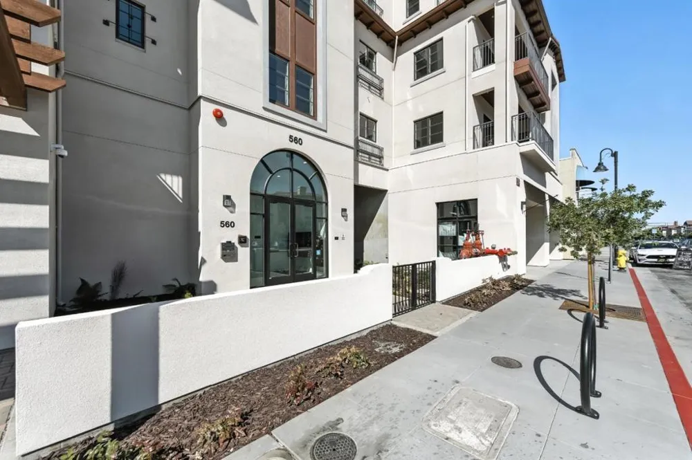 560 El Camino Real #201 San Carlos, CA 94070
