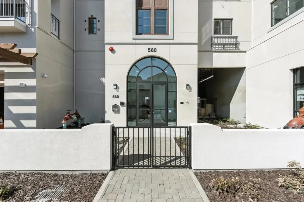 560 El Camino Real #201 San Carlos, CA 94070