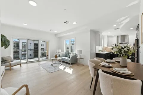 560 El Camino Real #201