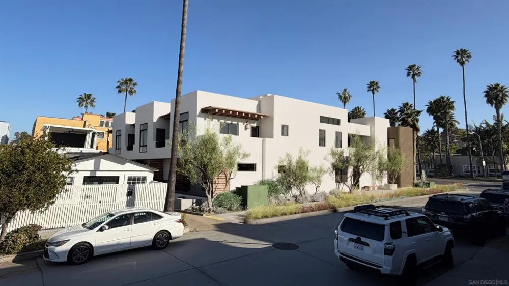 6710 La Jolla Blvd #101 La Jolla, CA 92037