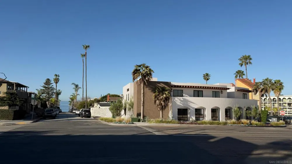 6710 La Jolla Blvd #101 La Jolla, CA 92037