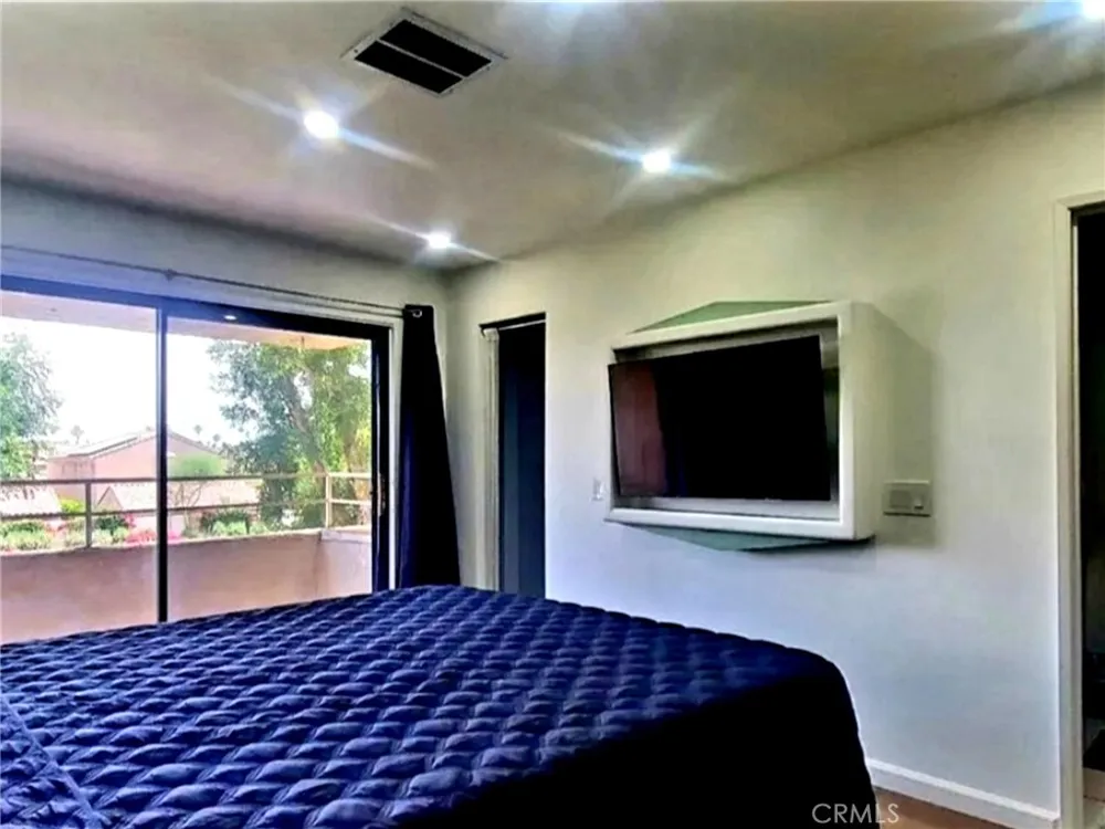 467 S Calle El Segundo #D3 Palm Springs, CA 92262