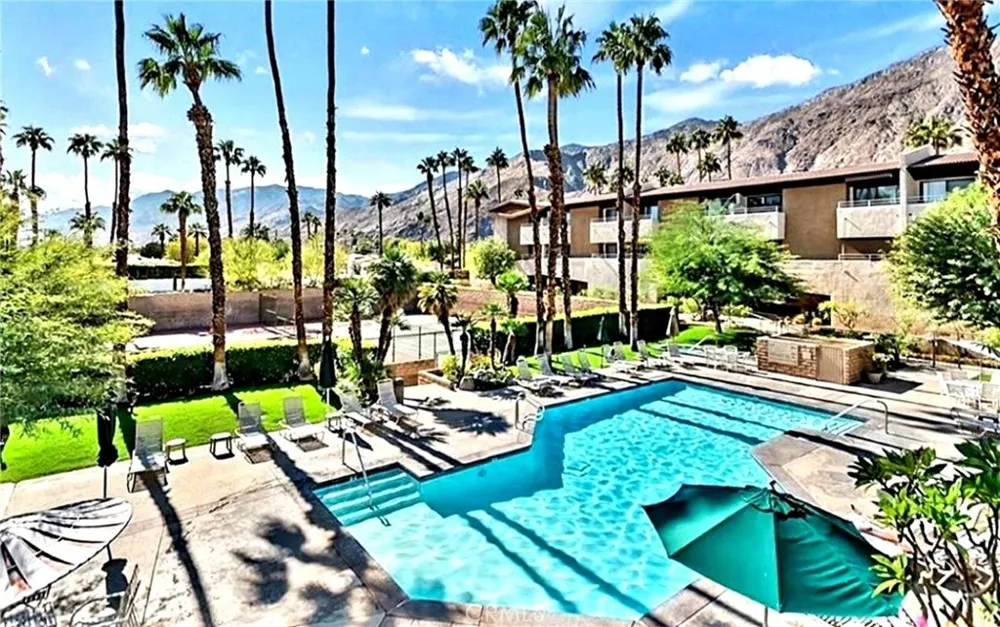 467 S Calle El Segundo #D3 Palm Springs, CA 92262