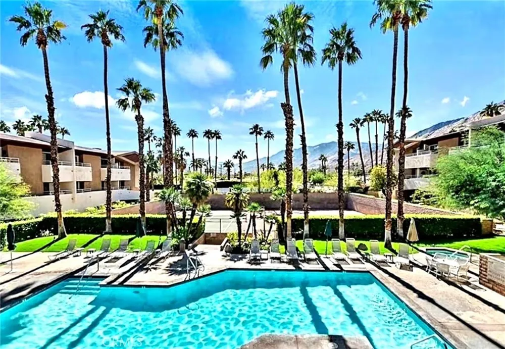 467 S Calle El Segundo #D3 Palm Springs, CA 92262