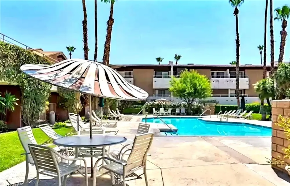 467 S Calle El Segundo #D3 Palm Springs, CA 92262
