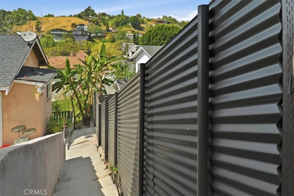 527 Clifton Los Angeles, CA 90031