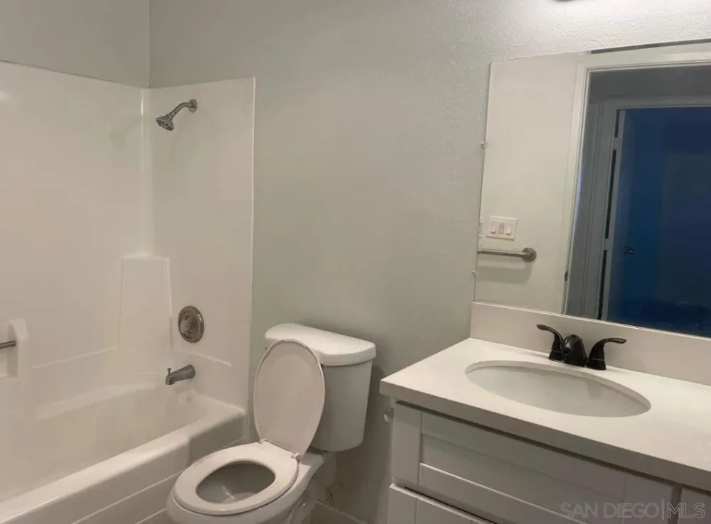 702 R Ave National City, CA 91950