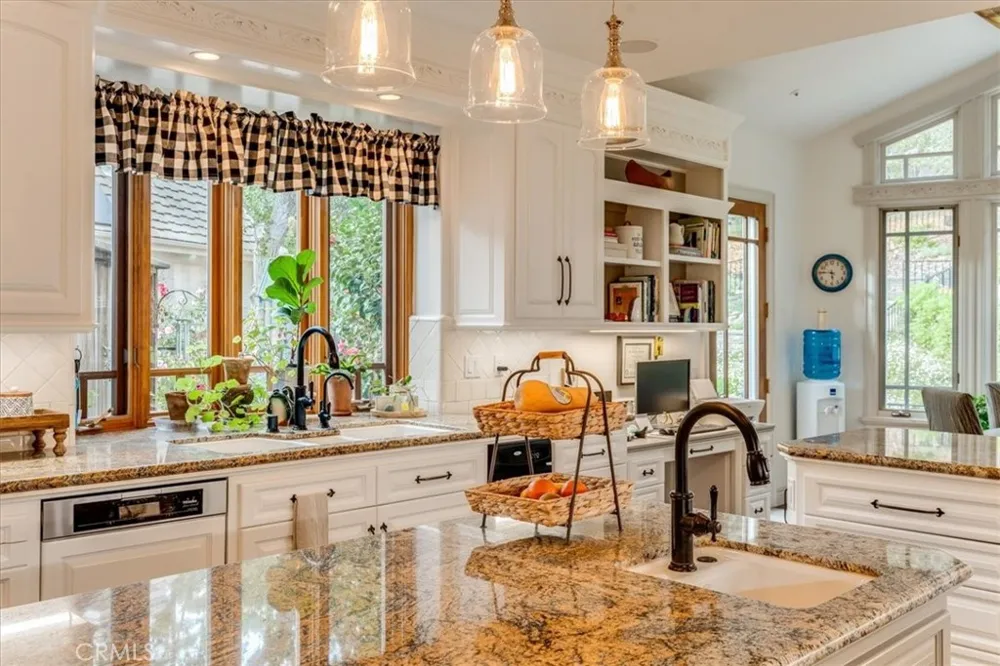 6515 Kathryn Drive Cambria, CA 93428