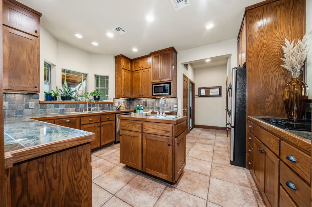 1341 Fm 1947 Hillsboro, TX 76645