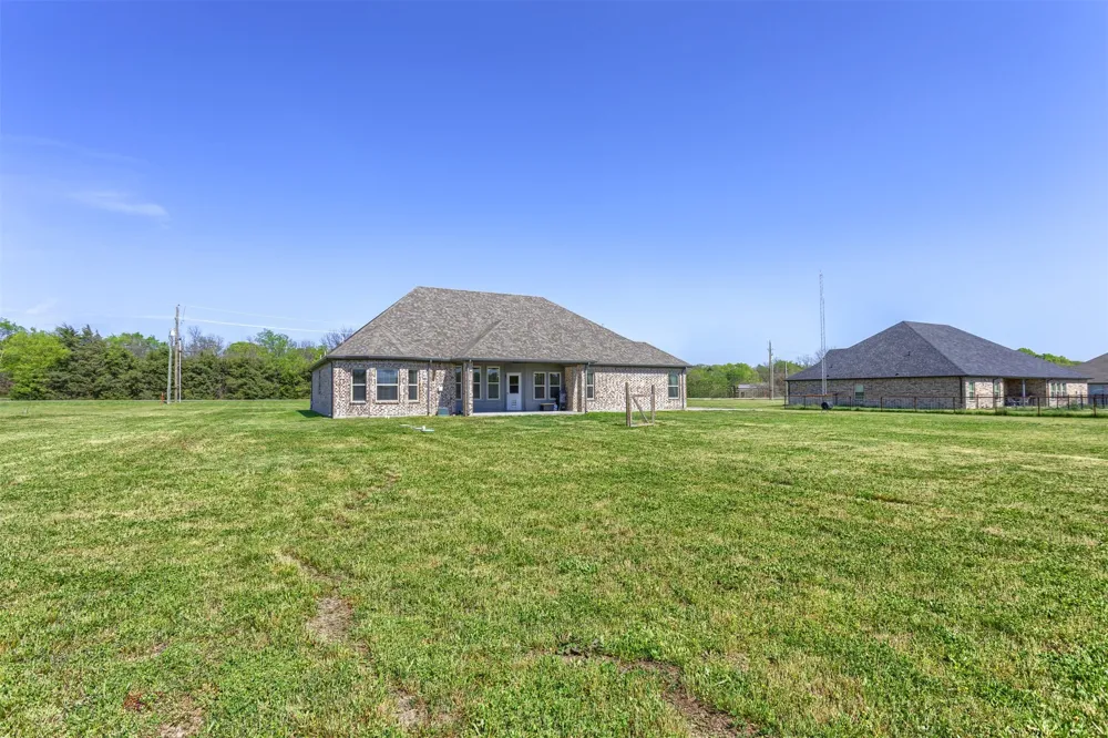 1538 Fm 36 Farmersville, TX 75442