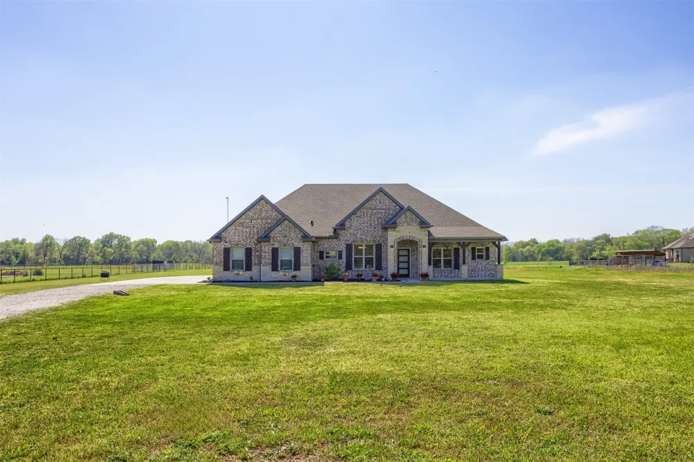 1538 Fm 36 Farmersville, TX 75442