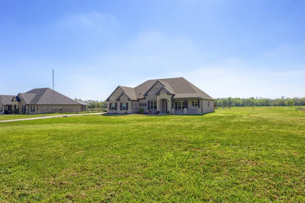 1538 Fm 36 Farmersville, TX 75442
