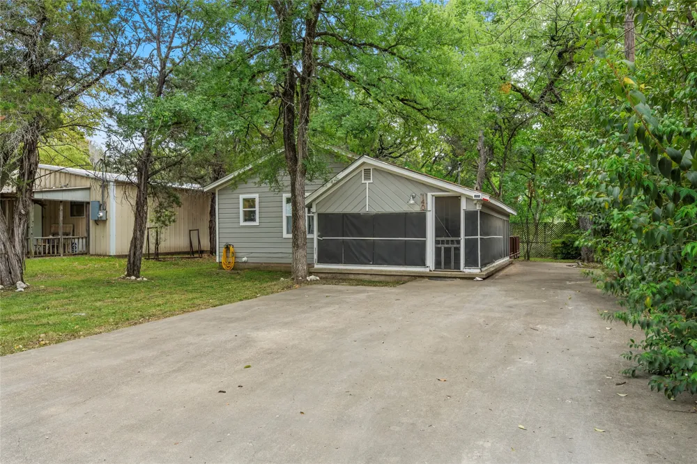 140 County Road 1764 Clifton, TX 76634