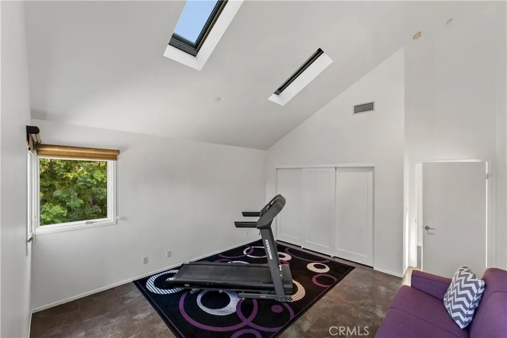 385 S Via Montanera Anaheim Hills, CA 92807