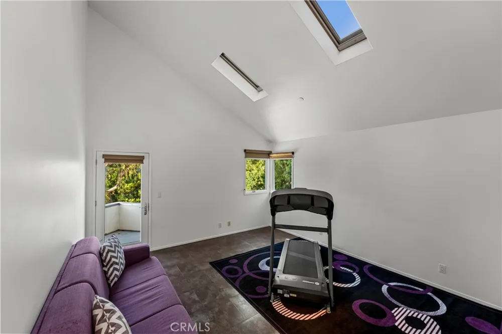 385 S Via Montanera Anaheim Hills, CA 92807