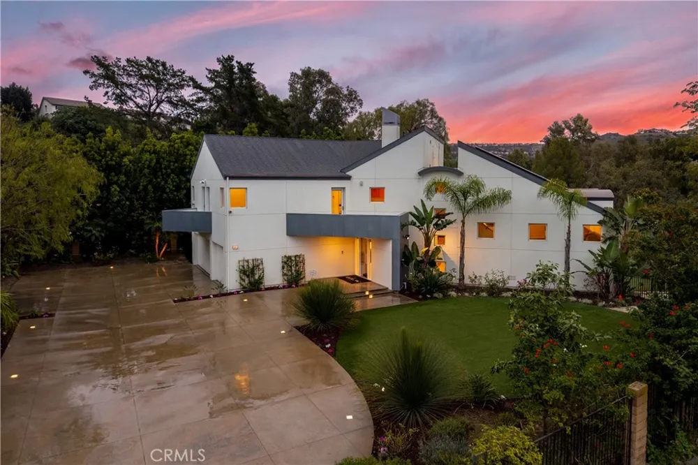 385 S Via Montanera Anaheim Hills, CA 92807