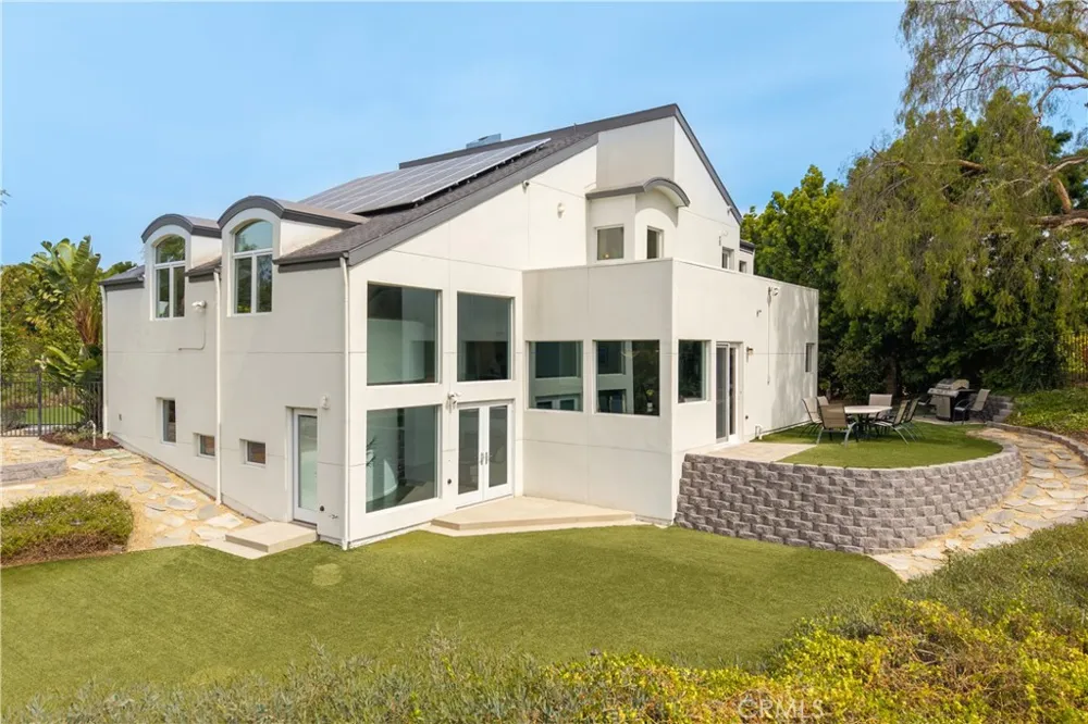 385 S Via Montanera Anaheim Hills, CA 92807