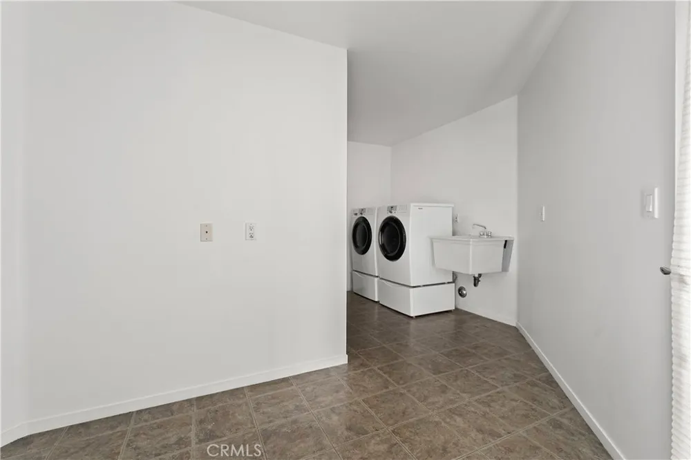 385 S Via Montanera Anaheim Hills, CA 92807