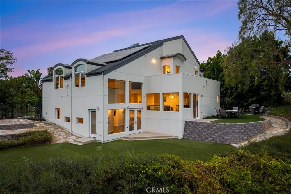 385 S Via Montanera Anaheim Hills, CA 92807
