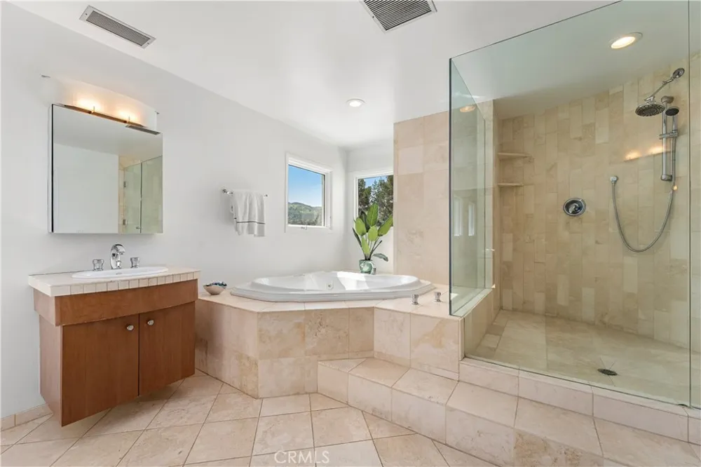 385 S Via Montanera Anaheim Hills, CA 92807
