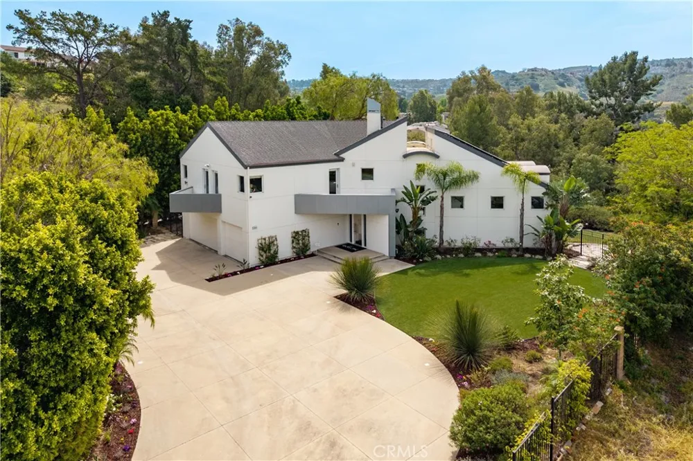385 S Via Montanera Anaheim Hills, CA 92807