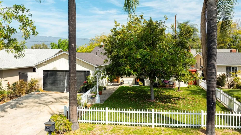 1029 E Galatea Azusa, CA 91702