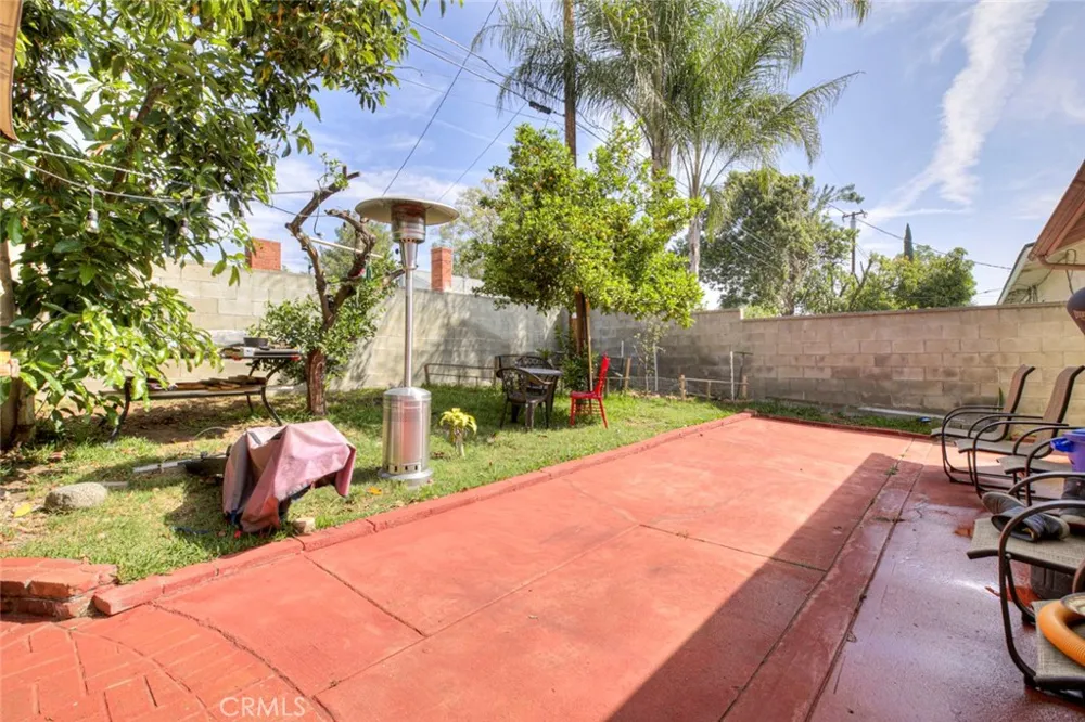 1029 E Galatea Azusa, CA 91702