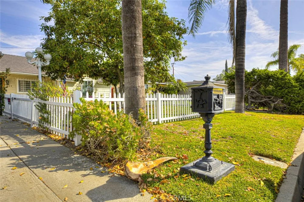 1029 E Galatea Azusa, CA 91702