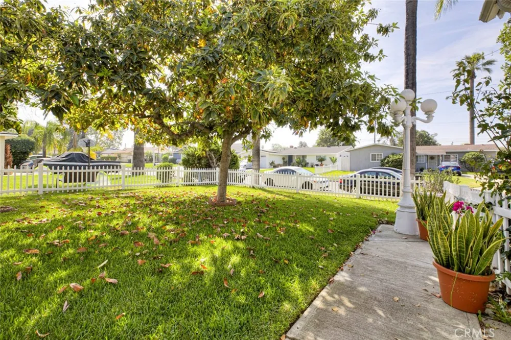 1029 E Galatea Azusa, CA 91702