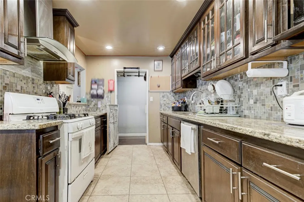 1029 E Galatea Azusa, CA 91702