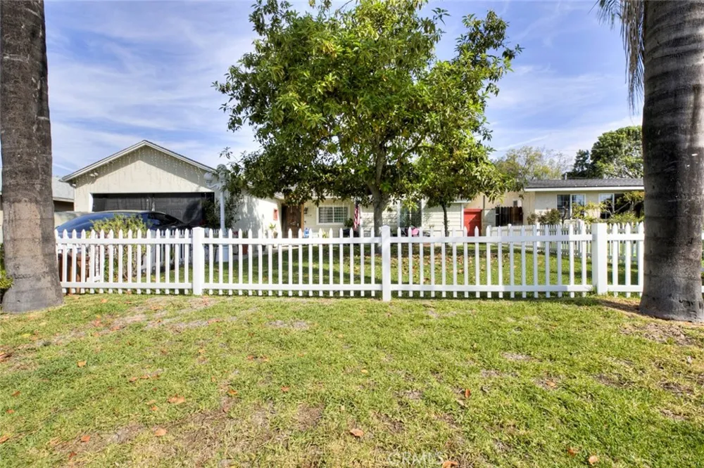 1029 E Galatea Azusa, CA 91702