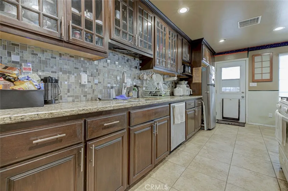 1029 E Galatea Azusa, CA 91702