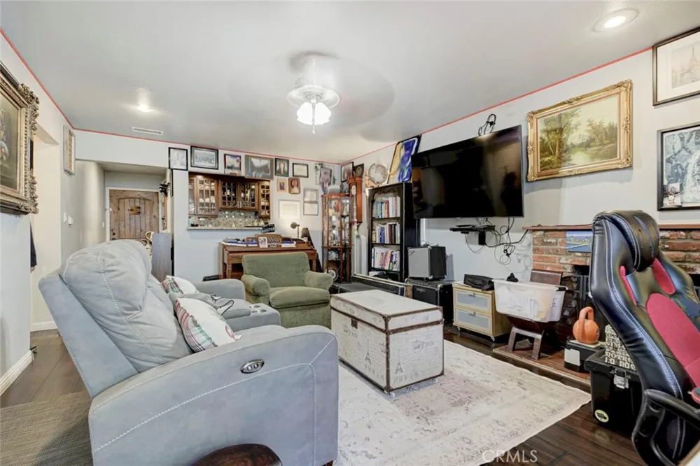 1029 E Galatea Azusa, CA 91702