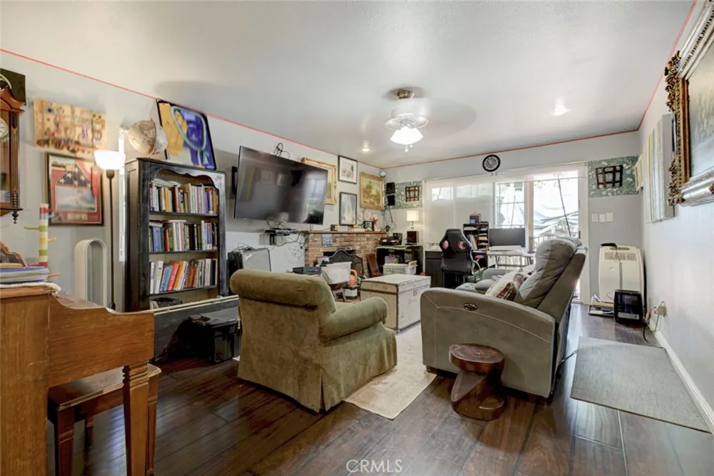 1029 E Galatea Azusa, CA 91702