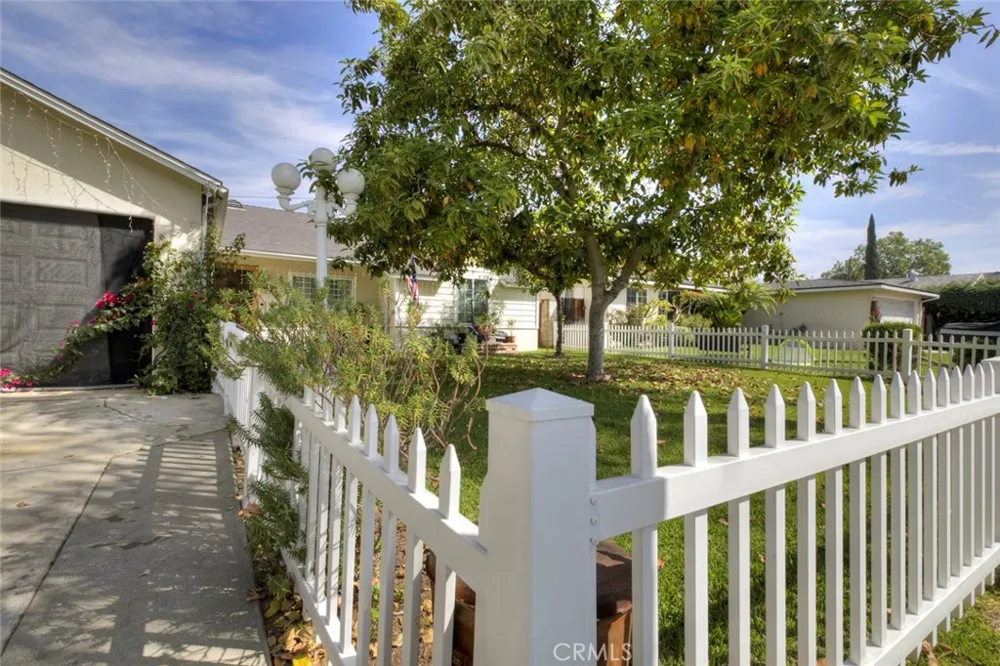 1029 E Galatea Azusa, CA 91702