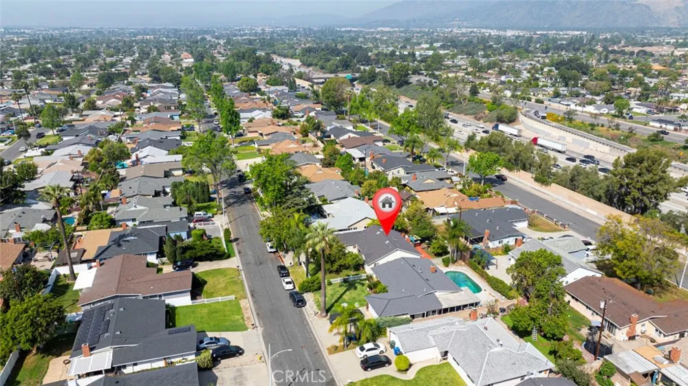 1029 E Galatea Azusa, CA 91702