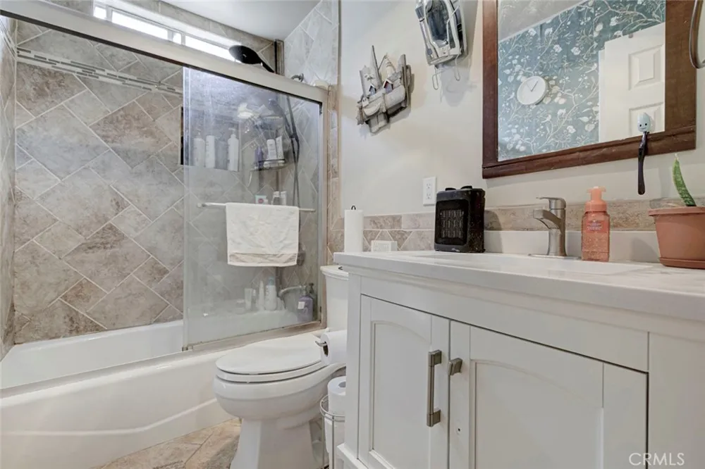 1029 E Galatea Azusa, CA 91702