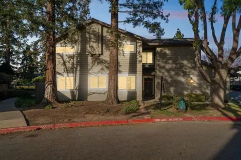 25 Deer Run Circle